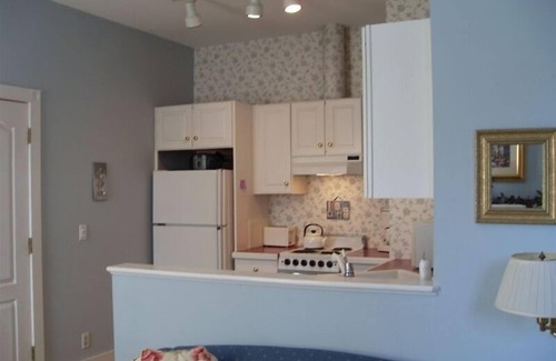 Historic District Cottage | Romantic Guest Cottage in the Breckenridge Historic District