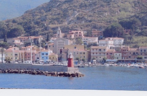 Giglio Castello Apartment | Romantic Hideaway. Medieval Hilltop Village-Tuscan Island, Beaches only 10mins.