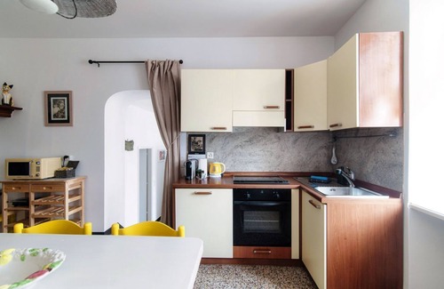 Gandria Apartment | Romantic lakefront apartment in the heart of Gandria (THE LAKE HOUSE)
