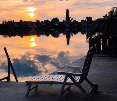 Szigetszentmiklos House | Romantic Lakeside Retreat - Nature Sport near Bp