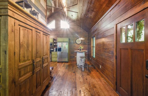 Ringold Cabin | Romantic log cabin w/private heart-shaped hot tub and fireplace for two