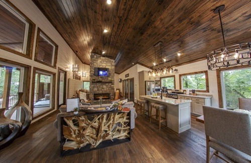 Broken Bow Cabin | Romantic Luxury Sauna Hot Tub Near Town