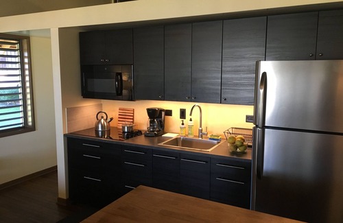Maunaloa Condo | Romantic Modern Upstairs Corner Studio with Ocean View, on the Island of Molokai
