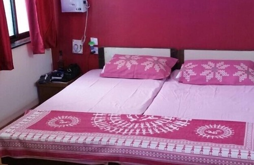 Saunta Vaddo Apartment | ROMANTIC PARADISE 1 BEDROOM ,LIVING HALL SPACIOUS WITH PRIVATE GARDEN TERRACE