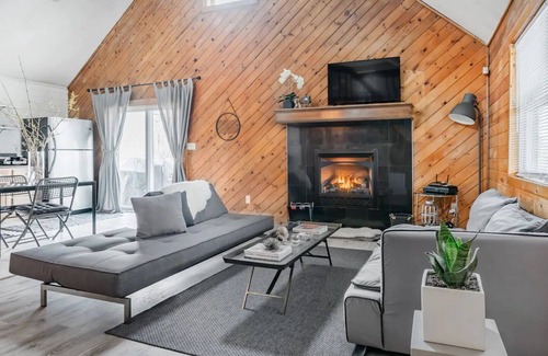 Long Pond Cottage | Romantic Pet Friendly Cottage