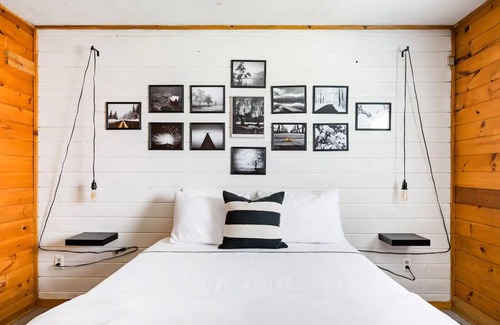 Long Pond Cottage | Romantic Pet Friendly Cottage