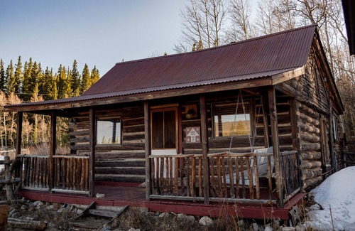 Alma Cabin | Romantic Private Log Cabin-Dogs Welcome, Fireplace, Near Breck & Hiking