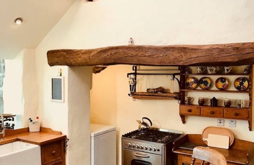 Rhyd-y-clafdy Cottage | Romantic Retreat with Breathtaking Views of Snowdon & Cardigan Bay