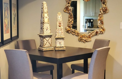 Tappahannock Apartment | Romantic River apartment, 1 block from River.