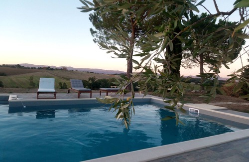Casamaggiore Apartment | Romantic studio in an ancient farmhouse on the border between Tuscany and Umbria