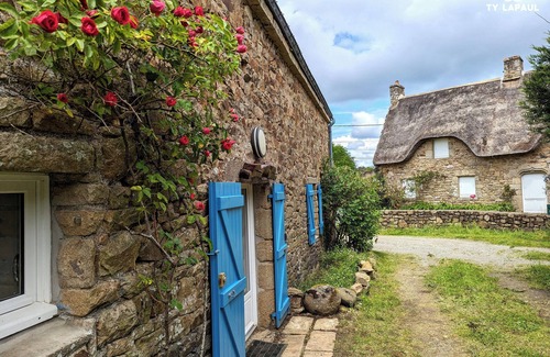 Locoal-Mendon House | Romantic stone house in Brittany (Morbihan) for up to 8 people, near the coast