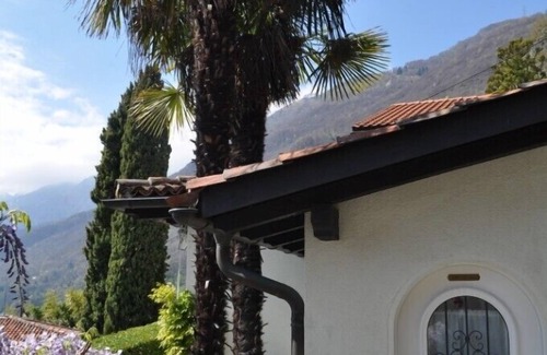 Ronco sopra Ascona House | Romantic Studio with magnificent View of Lago Maggiore & Alps
