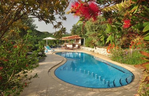 Kissamos Apartment | Romantic studio with semi private pool