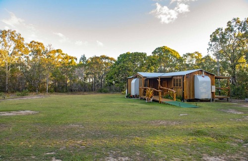 River Heads Cabin | Romantic timber cabin on 75 acres with outdoor bath