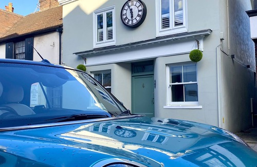 Midhurst House | Romantic Townhouse in Historic Market Town