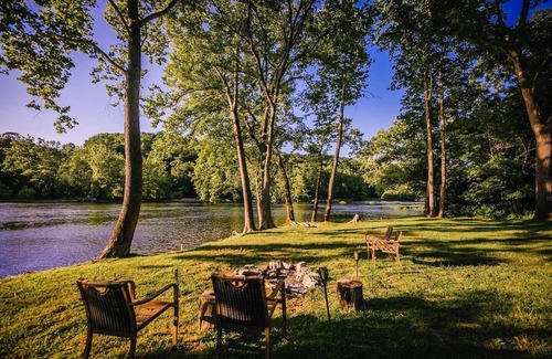 Barren Springs Cabin | Romantic, Trail and River Access, Great View