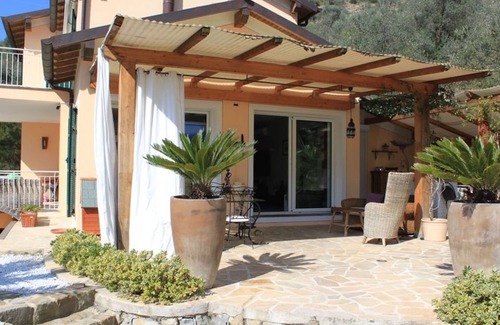 Dolceacqua Villa | Romantic Villa Lenivada with views, swimming pool and outdoor whirlpool