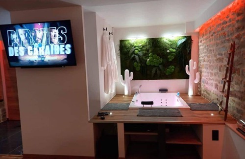 Charleville-Mezieres Apartment | Romantique Room
