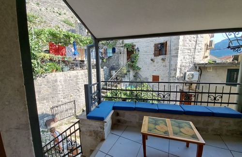 Kotor Apartment | Romantisk Lägenhet i Hjärtat av Gamla Stan Kotor