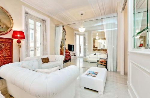 Rione III Colonna Apartment | Rome luxury apartment to Spanish Steps