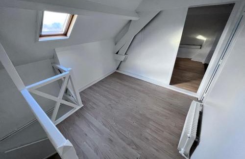 Lamorlaye Apartment | Romeo patricia