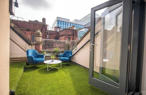 Spinningfields House | Roof Terrace Townhouse by City SuperHost