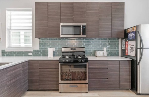 Mahncke Park House | Roof Top Deck/3 BR Su