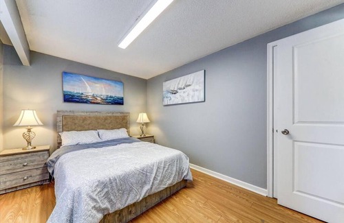 West Hill Apartment | Roof Top Hideaway for any Occasions.