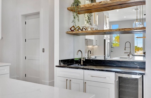 Dunedin House | Rooftop+Balcony! Luxury Stay in Downtown Dunedin
