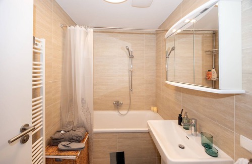 Leopoldstadt Apartment | Rooftop cozy apartment near innerstadt with AC