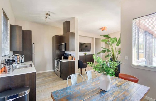 Hosford-Abernethy Apartment | Rooftop Deck City Views Hawthorne 4BR