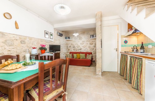 Scicli House | Rooftop house in the center, 2/4 guests, free illimited WIFI, free parking