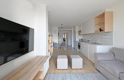 Rondebosch Apartment | Rooftop Pool Balcony Parking