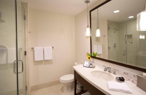 Winter Park Hotel | Rooftop Pool, Close to Parks & Rollins College - Award Winning Accommodations