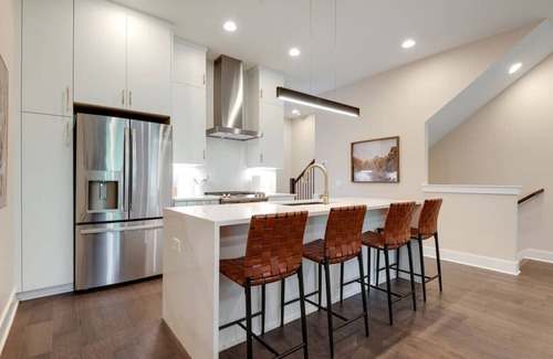 South Nashville House | Rooftop Retreat * Private Roof Deck * 12 Beds