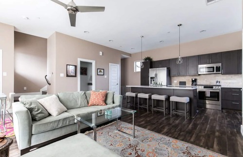Old East Dallas House | Rooftop w/View! By Uptown-Deep Ellum-LoGreenville!