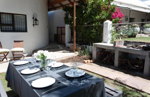 Prince Alfred Hamlet Apartment | Rooikraal Farm Rondawel