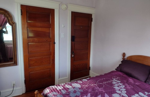 Oaks House | ROOM 2 PRIVATE BATH (FURNISHED)