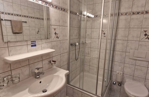 Naters House | Room 204 - Hotel Bellevue