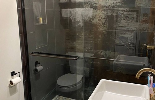 Carthage Hotel | Room 3 (sleeps 2) at Chipley's Squareview Inn