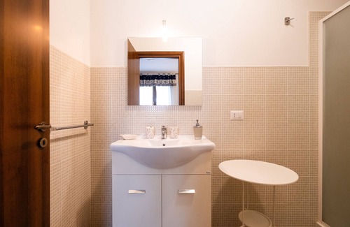 Borgagne Villa | Room 'Anna's House - Stella Marina' with Wi-Fi and Air Conditioning