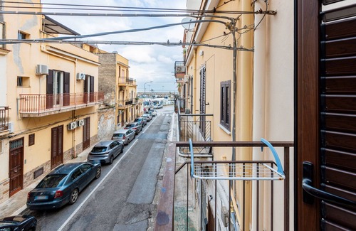 Isola delle Femmine Apartment | Room 'Anna' with Balcony, Wi-Fi and Air Conditioning
