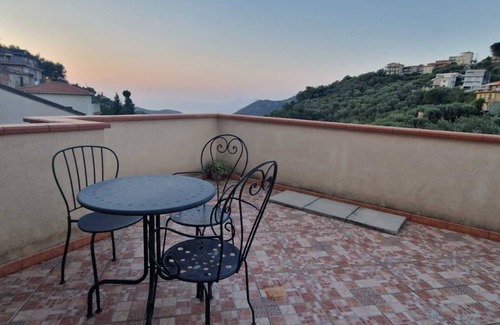 Ficarra Apartment | Room 'Appartamento 1 - Stanza 13' with Shared Terrace, Wi-Fi and Air Conditioning