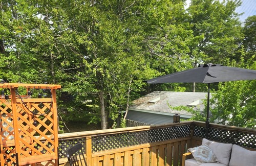 Sydney House | Room Available in Comfortable Cozy Cottage on Cottage Road.