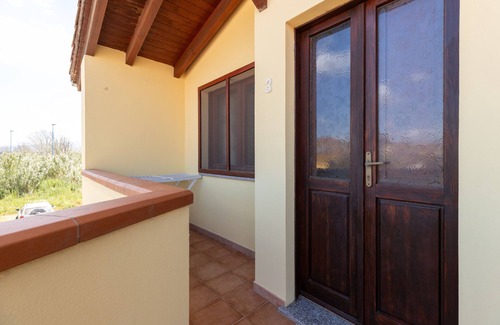 Palmas Arborea Apartment | Room 'Camera 3' with Shared Terrace, Wi-Fi and Air Conditioning