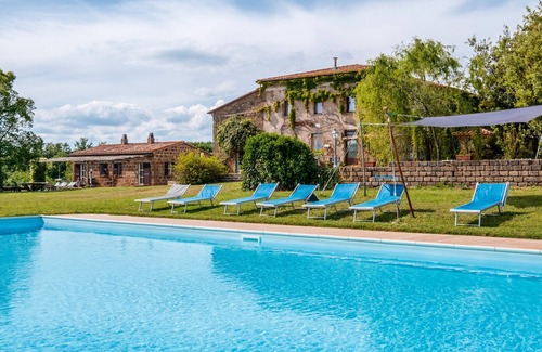 Sorano Apartment | Room 'Camera Nord' with Shared Pool, Shared Terrace and Wi-Fi