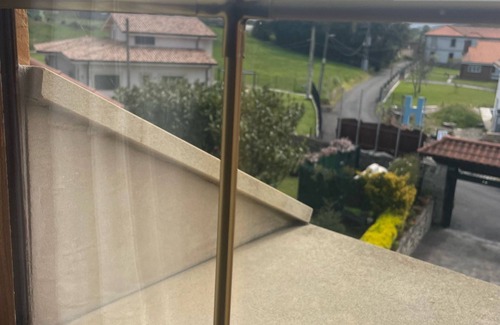 Marina de Cudeyo Apartment | Room 'Dalia' with Mountain View, Shared Terrace and Wi-Fi