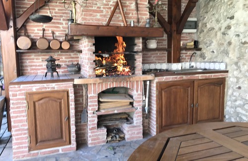 Sainte-Marie-dʼAlloix Bed & Breakfast | Room Debussy, bed160 cosy, well heated in winter