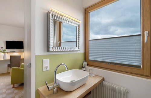 Hallwangen Apartment | Room 'Doppelzimmer 3 Premium' with Shared Terrace, Shared Garden and Wi-Fi