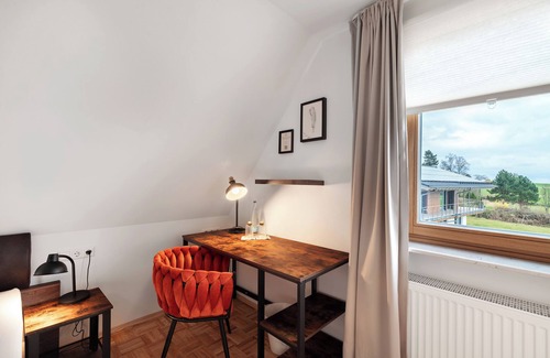 Hallwangen Apartment | Room 'Doppelzimmer 6 Premium' with Shared Terrace, Shared Garden and Wi-Fi